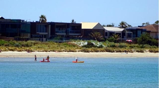 Coastal Comforts Villa Aspendale Exterior photo